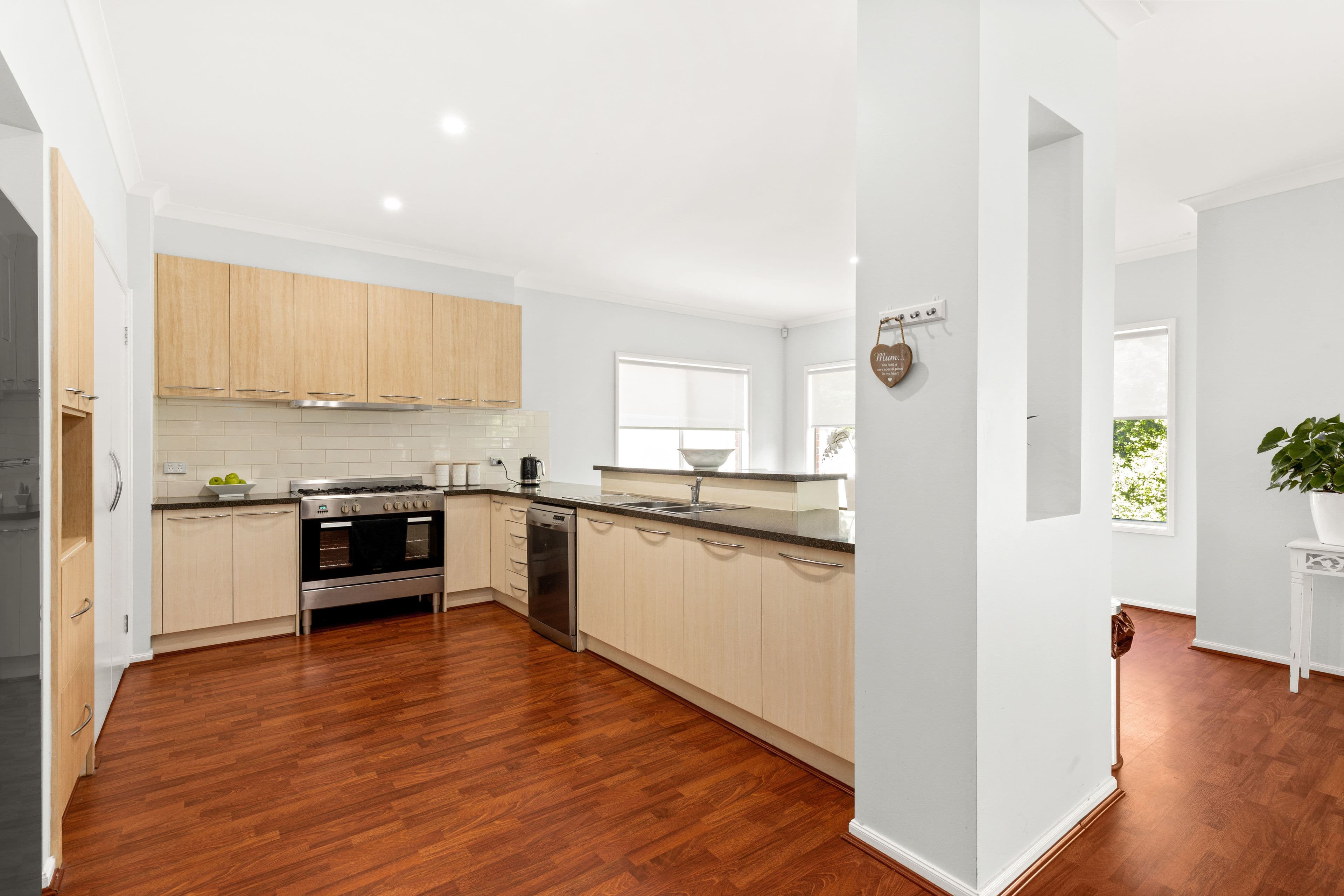 21 Juliet Gardens, Pakenham VIC 3810, Pakenham - Thumbnail 5