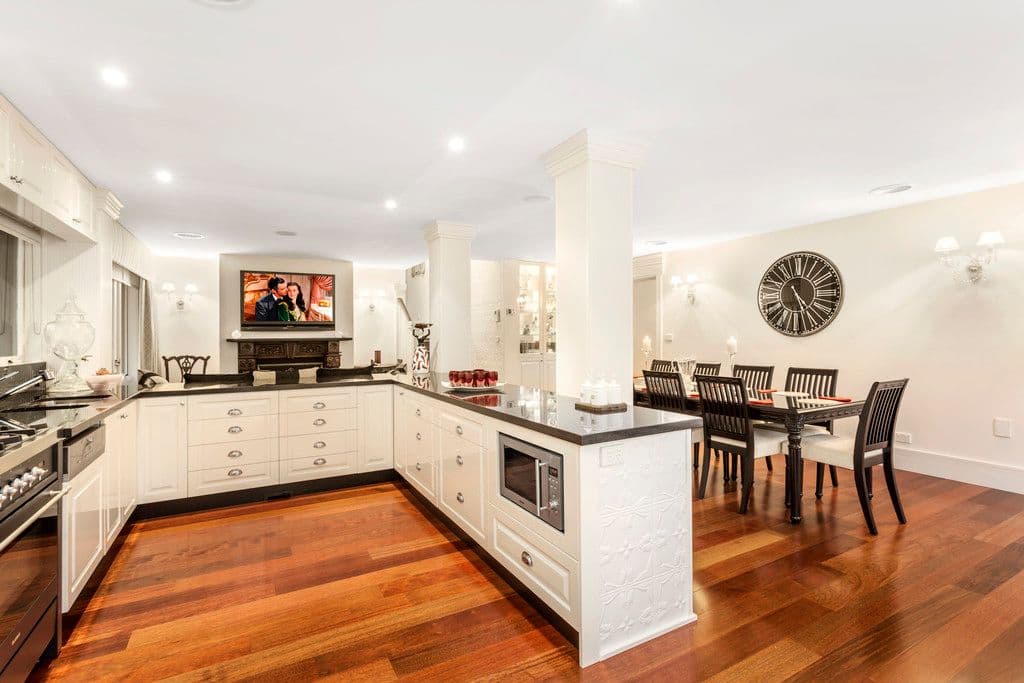 22 Long Valley Way, Doncaster East VIC 3109, Doncaster East - Thumbnail 2