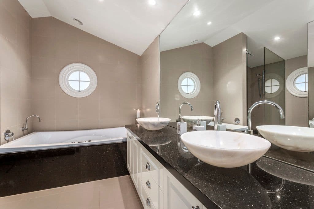 22 Long Valley Way, Doncaster East VIC 3109, Doncaster East - Thumbnail 4