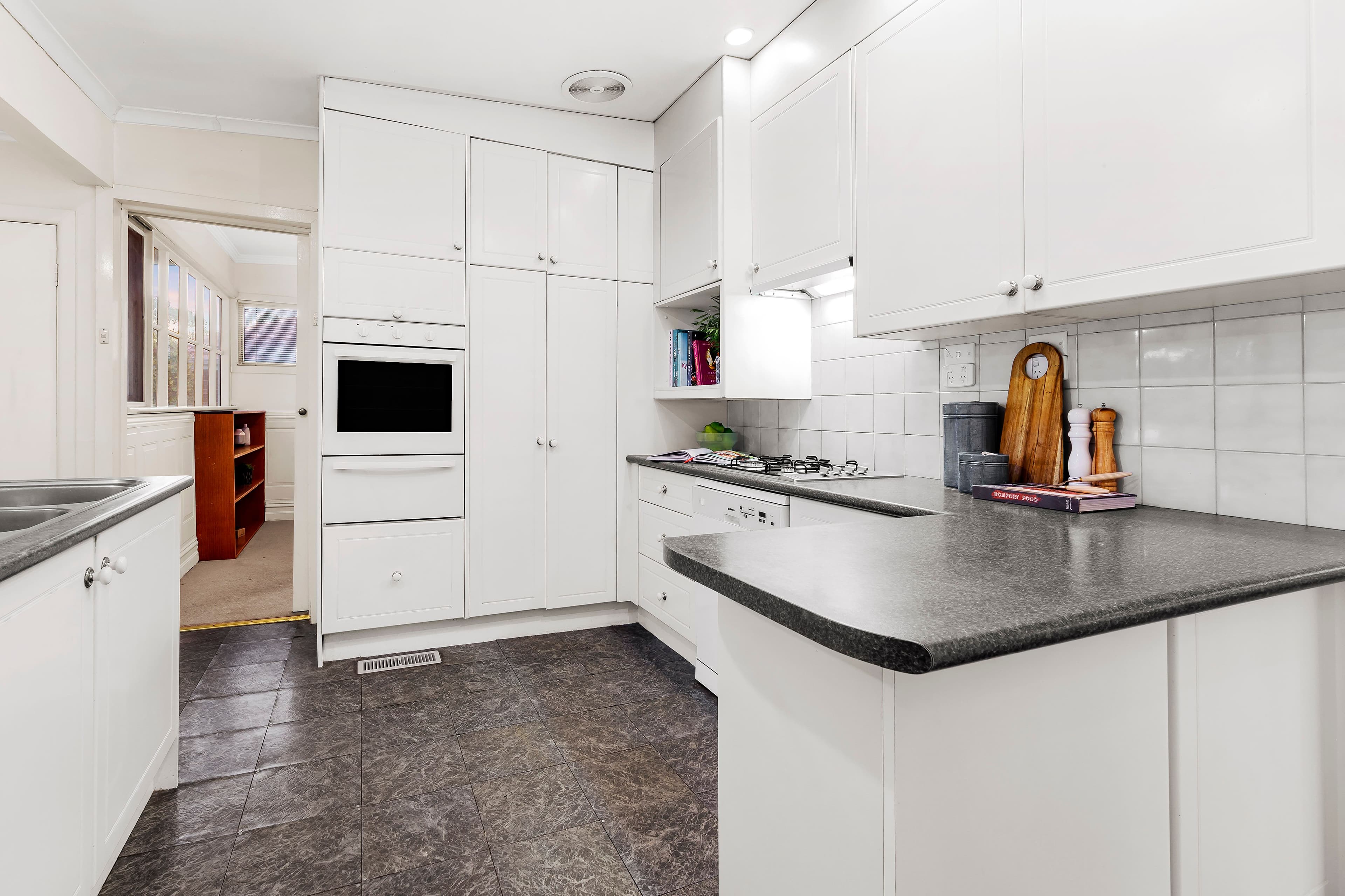 3 Lyell Parade, Greensborough VIC 3088, Greensborough - Thumbnail 5