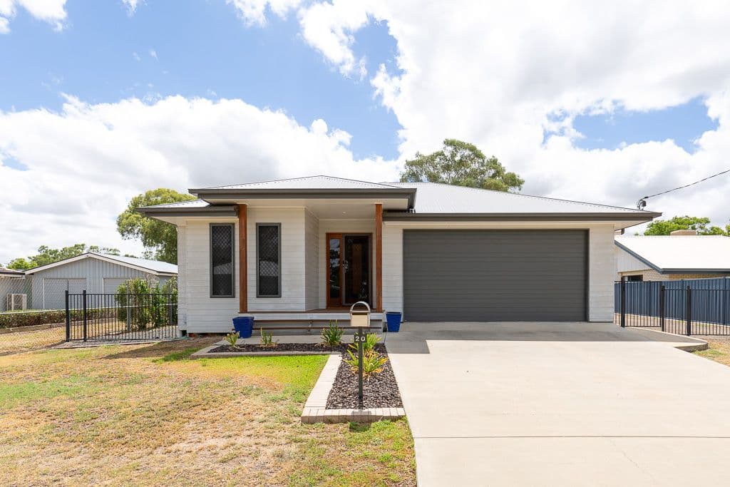 20 Wright Street, Roma QLD 4455, Roma - Image 1