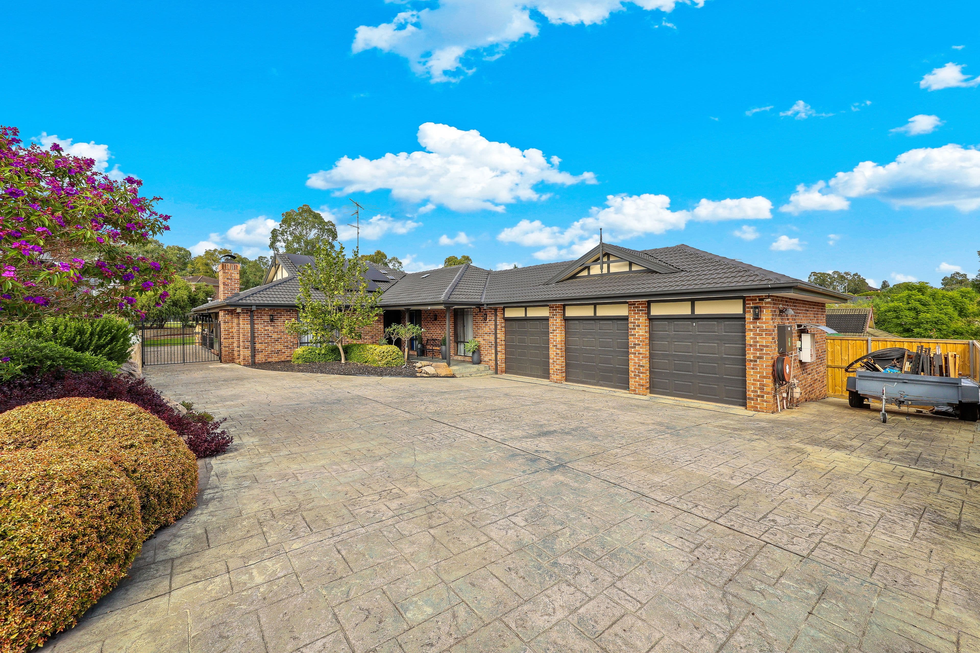10 Dalwood Place, Mount Annan NSW 2567, Mount Annan - Image 1