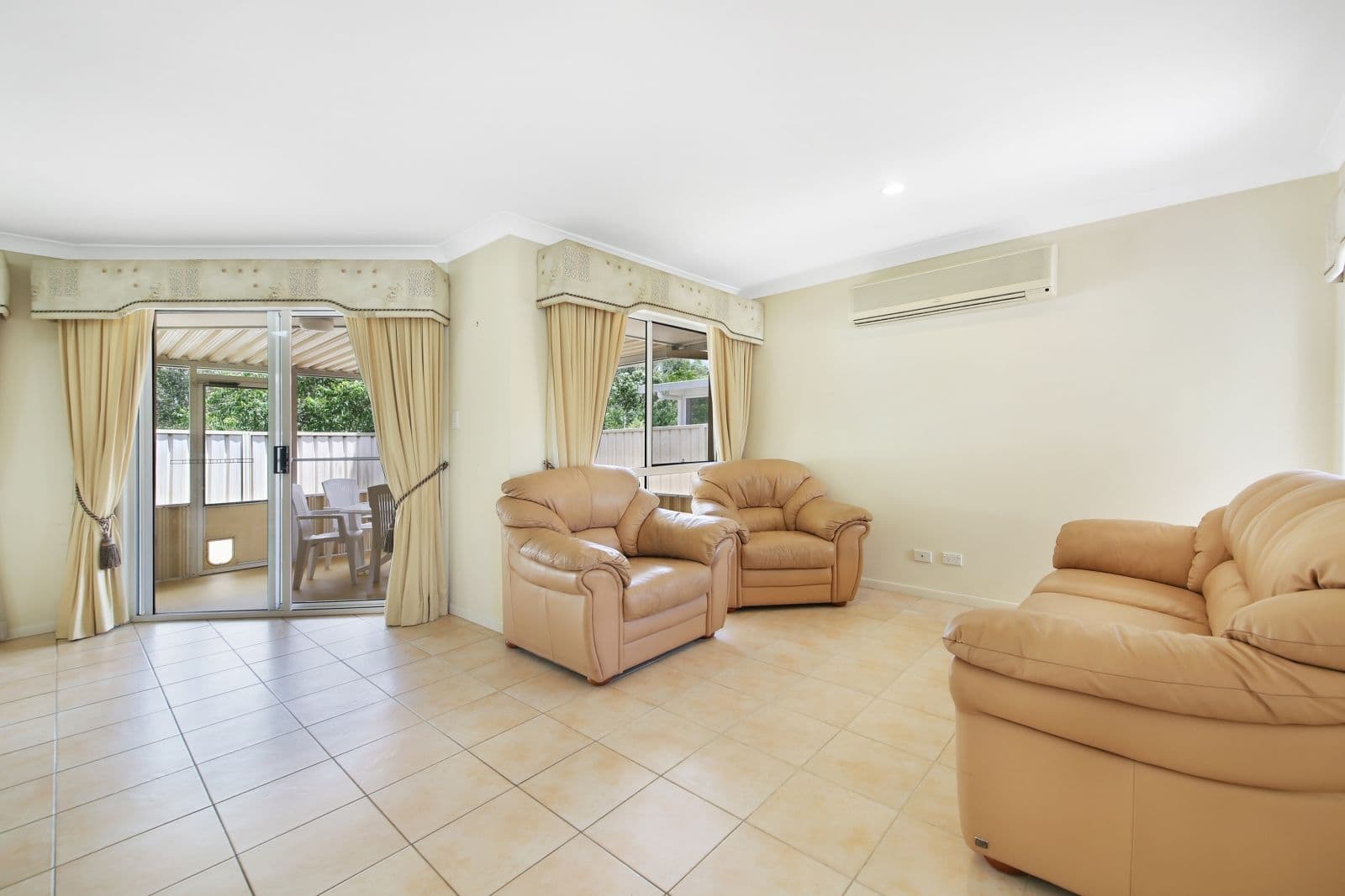 22 Christina Ryan Way, Arundel QLD 4214, Arundel - Thumbnail 2