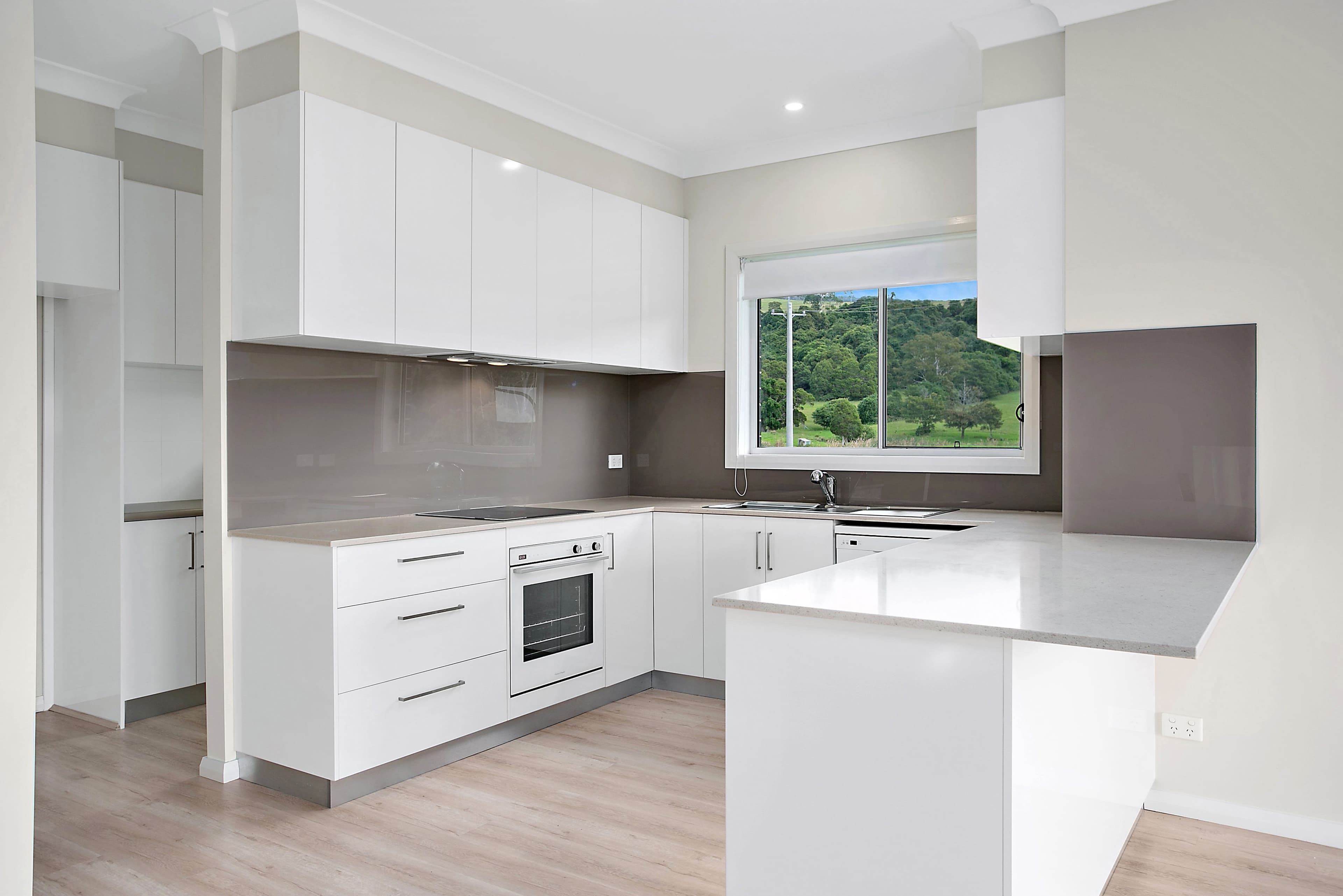 231 Ashburton Drive, Albion Park - Thumbnail 2