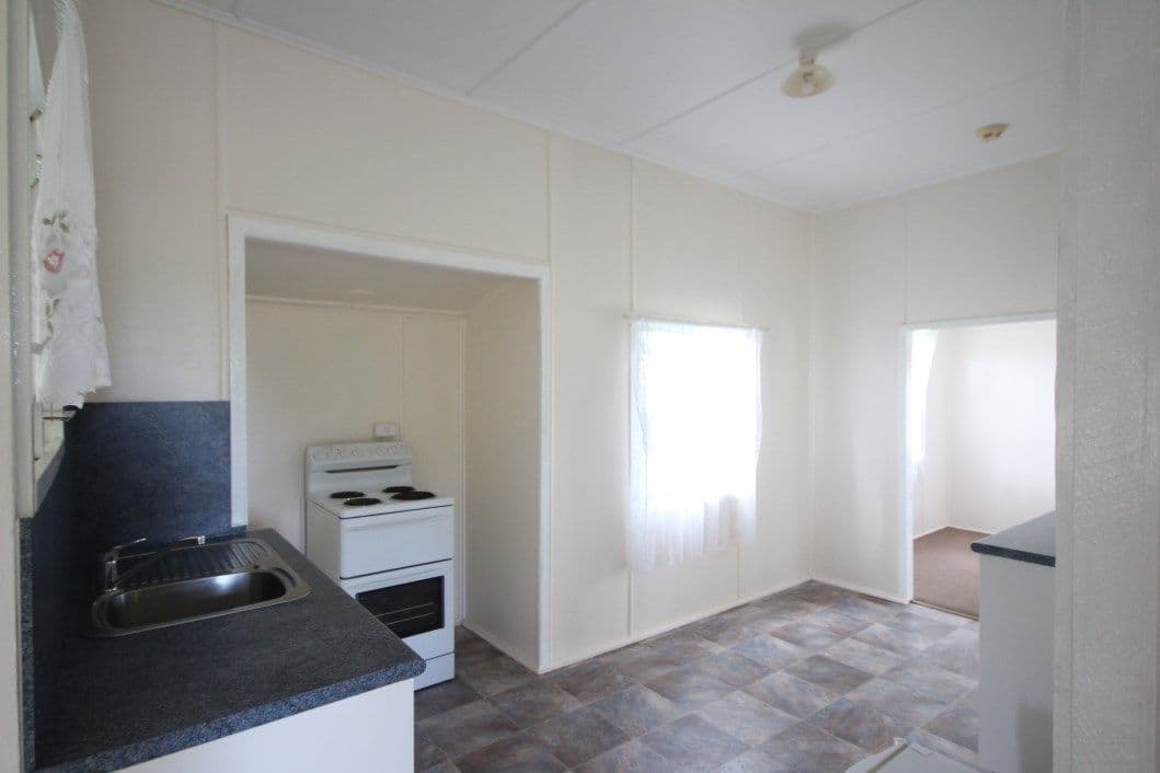 75 Beach Road, Sarina QLD 4737, Sarina Beach - Thumbnail 3