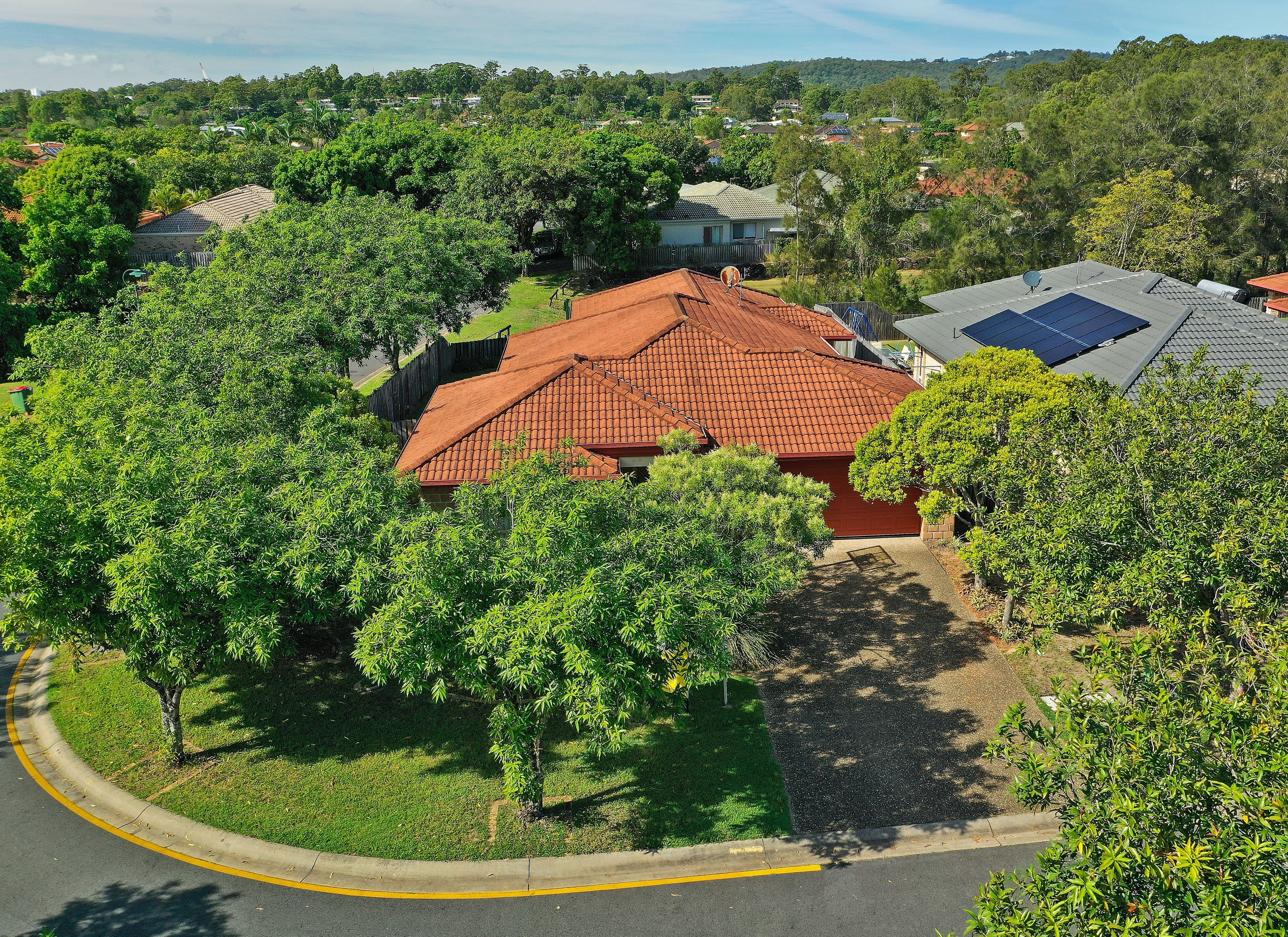 4 Tracey Crescent, Varsity Lakes QLD 4227, Varsity Lakes - Thumbnail 4