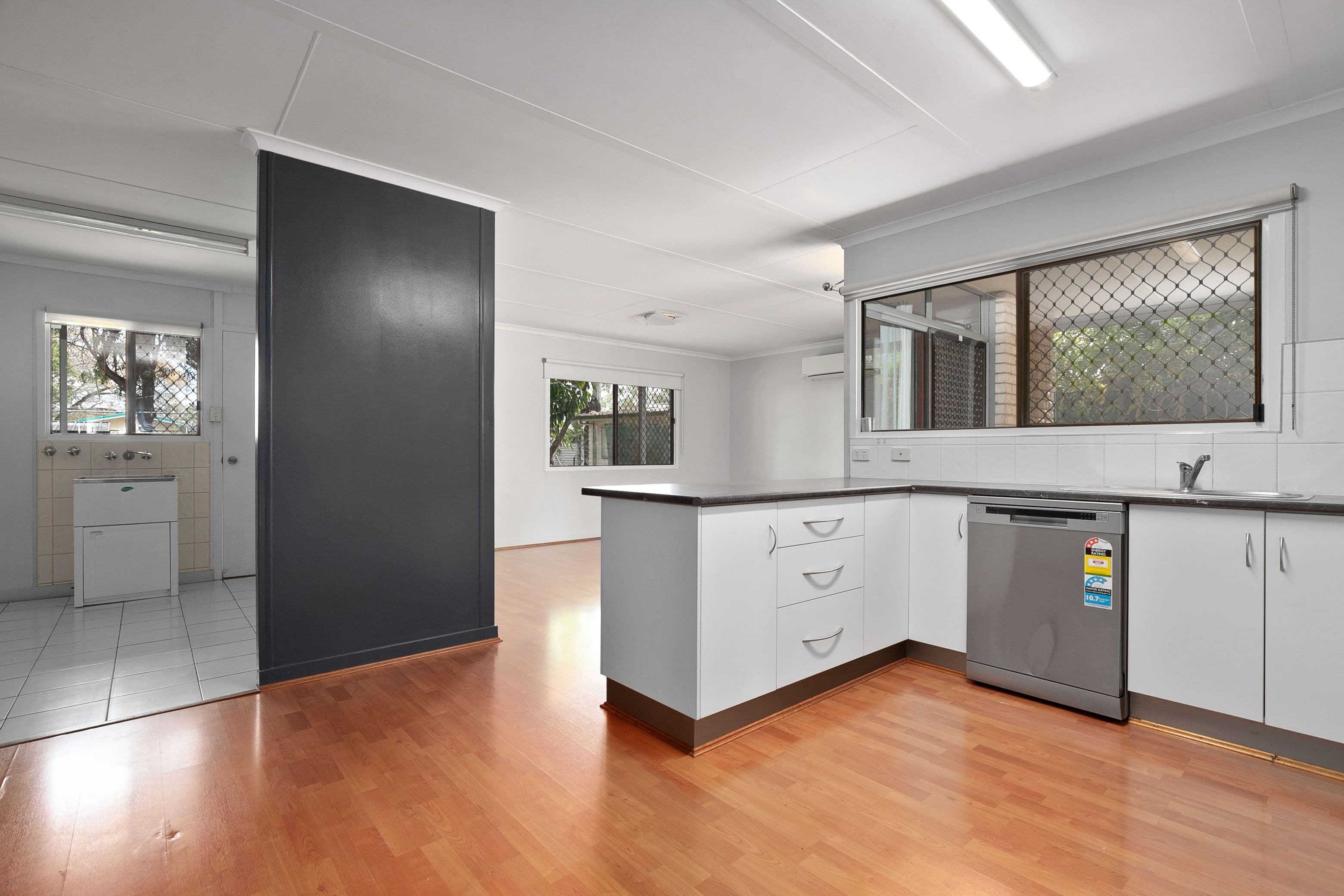 97 Opal Street, Emerald QLD 4720, Emerald - Thumbnail 5