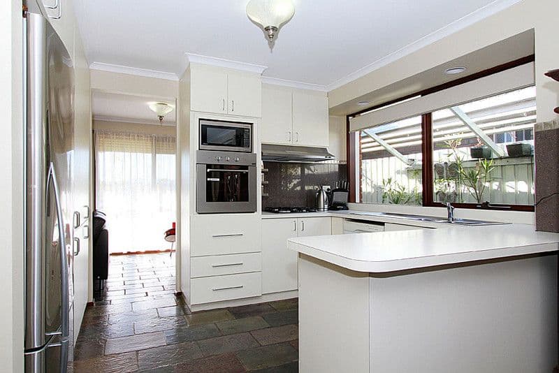 17 Lamina Avenue, MILL PARK VIC 3082, Mill Park - Thumbnail 2