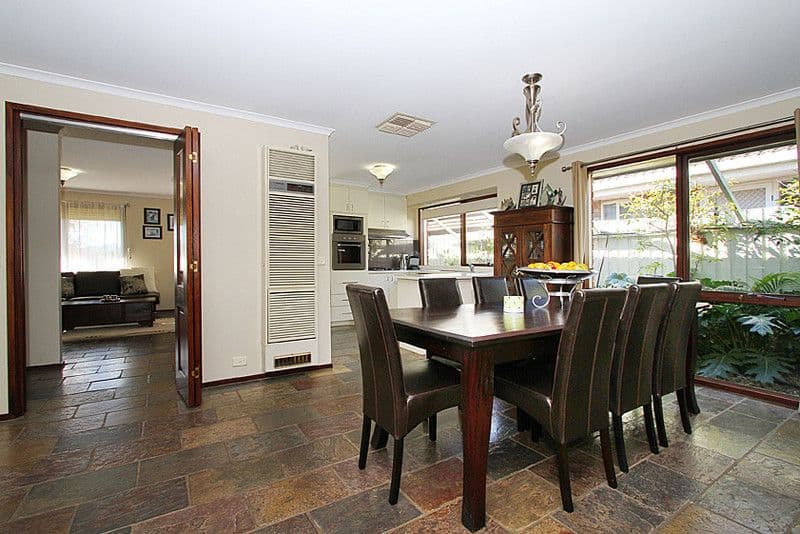 17 Lamina Avenue, MILL PARK VIC 3082, Mill Park - Thumbnail 4