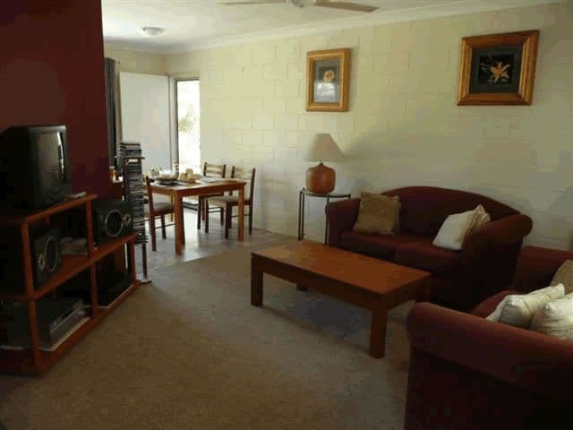2 Pearl Court, DEERAGUN QLD 4818, Deeragun - Thumbnail 2