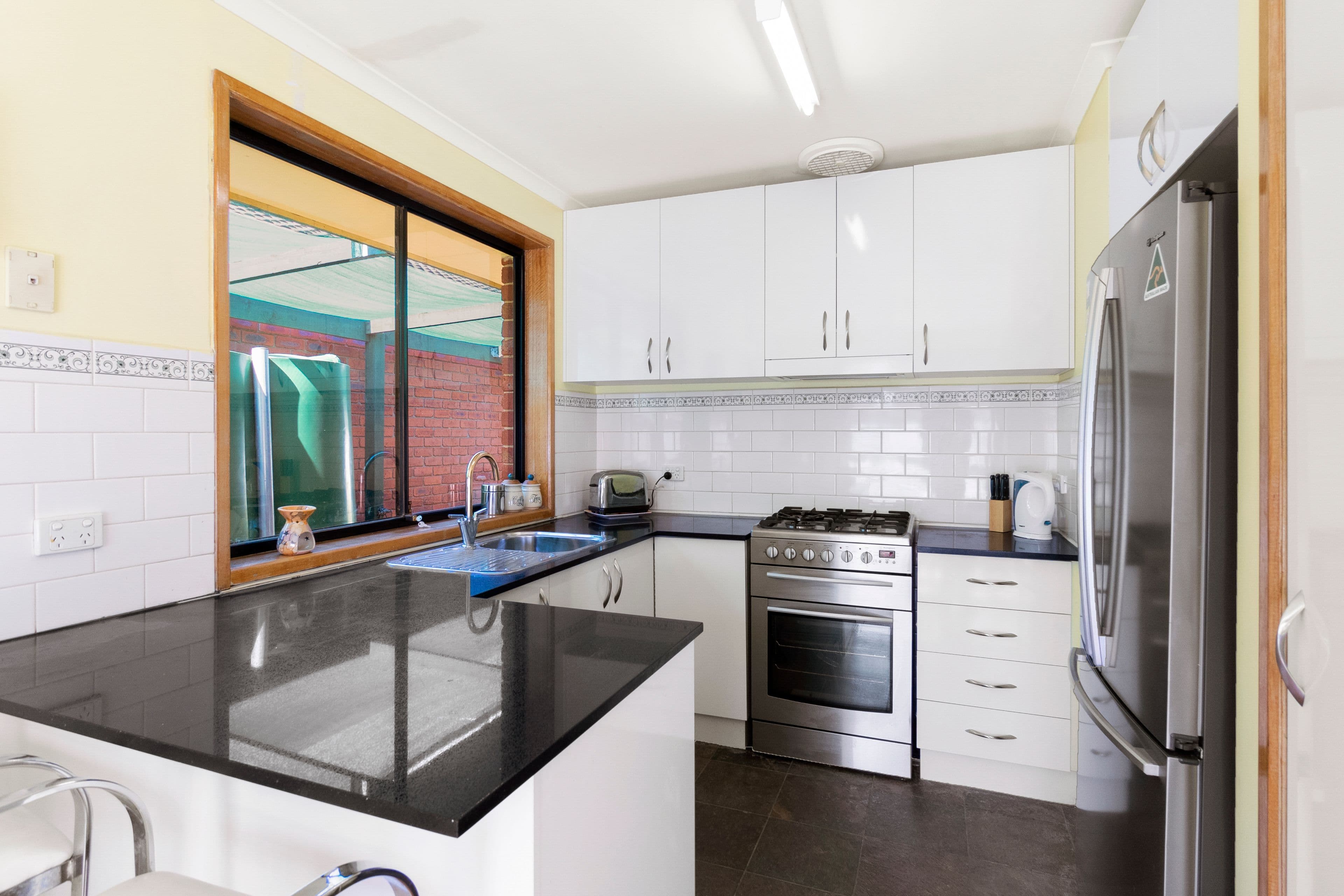 9 St Lawrence Close, Werribee VIC 3030, Werribee - Thumbnail 3