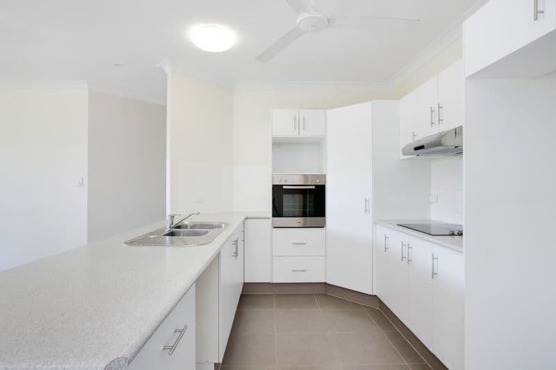 4 Roderick Street, BENTLEY PARK QLD 4869, Bentley Park - Thumbnail 2
