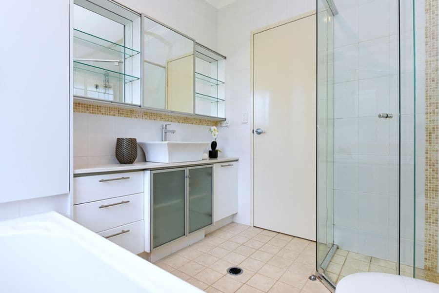1 The Grove Way, Normanhurst - Thumbnail 7