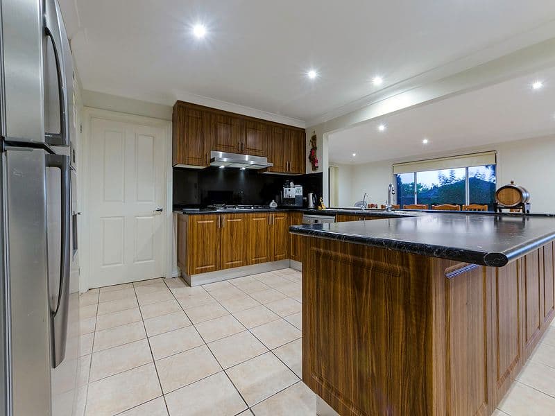 2 Buckhurst Way, Hoppers Crossing VIC 3029, Hoppers Crossing - Thumbnail 2
