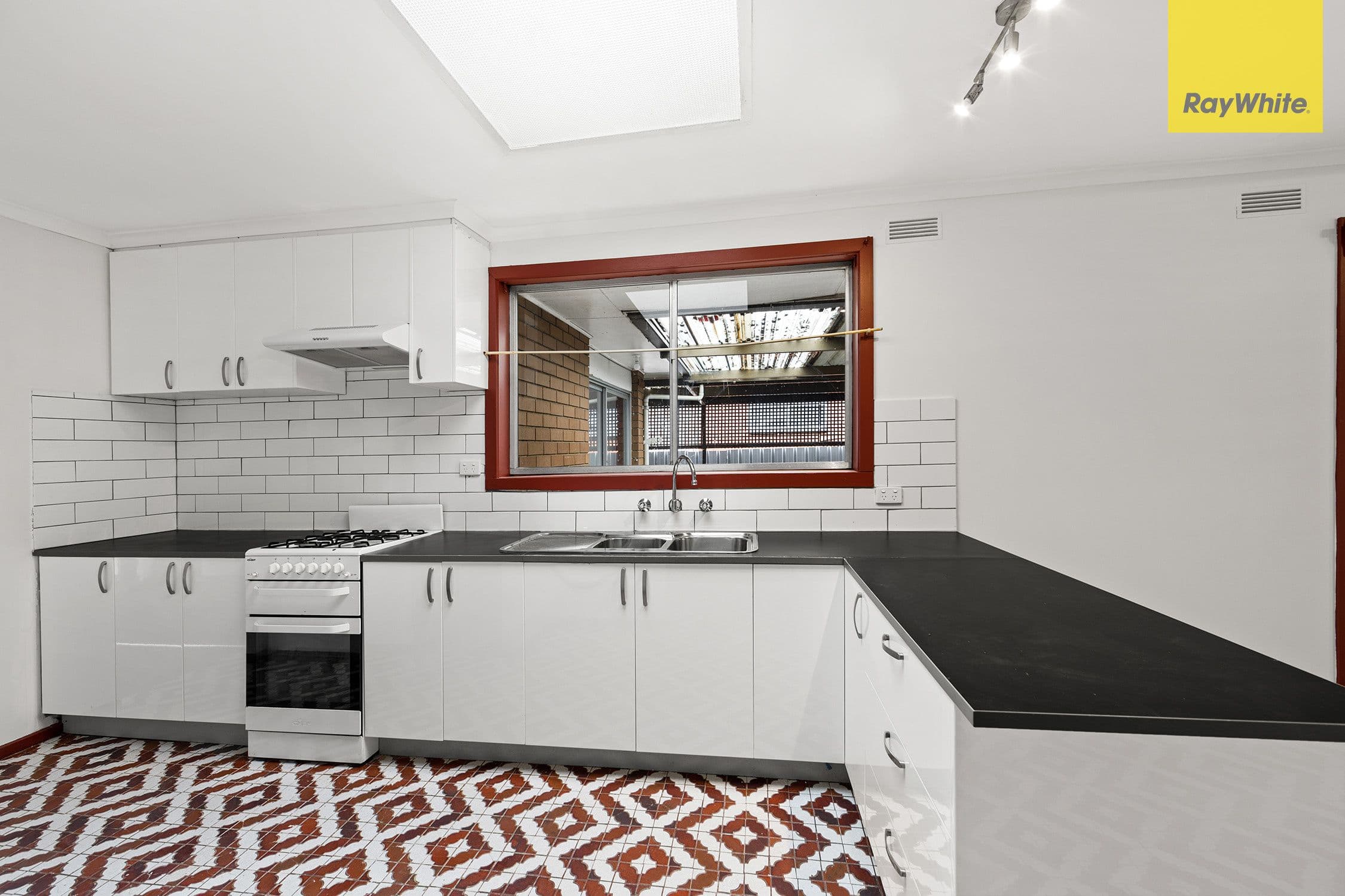 49 Mulhall Drive, St Albans VIC 3021, St Albans - Thumbnail 4