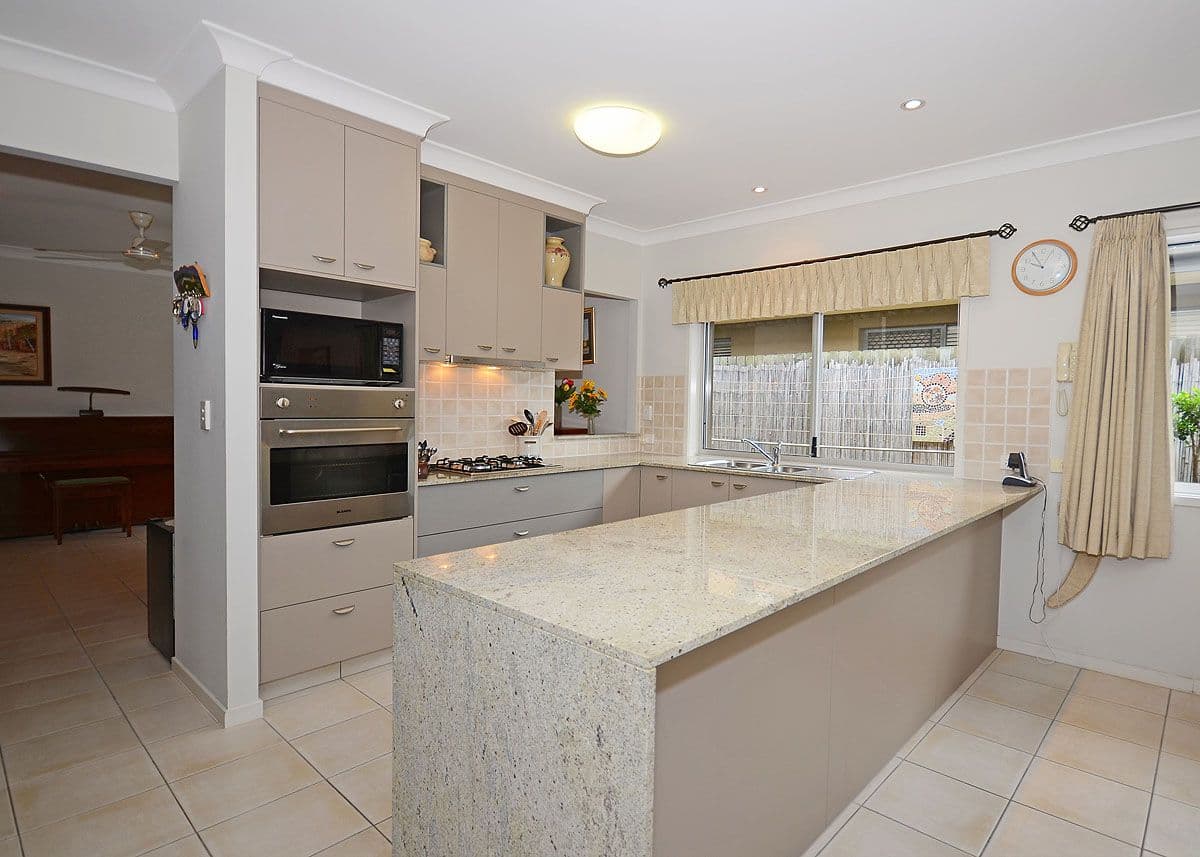 29 Stephenson Street, Pialba QLD 4655, Pialba - Thumbnail 2