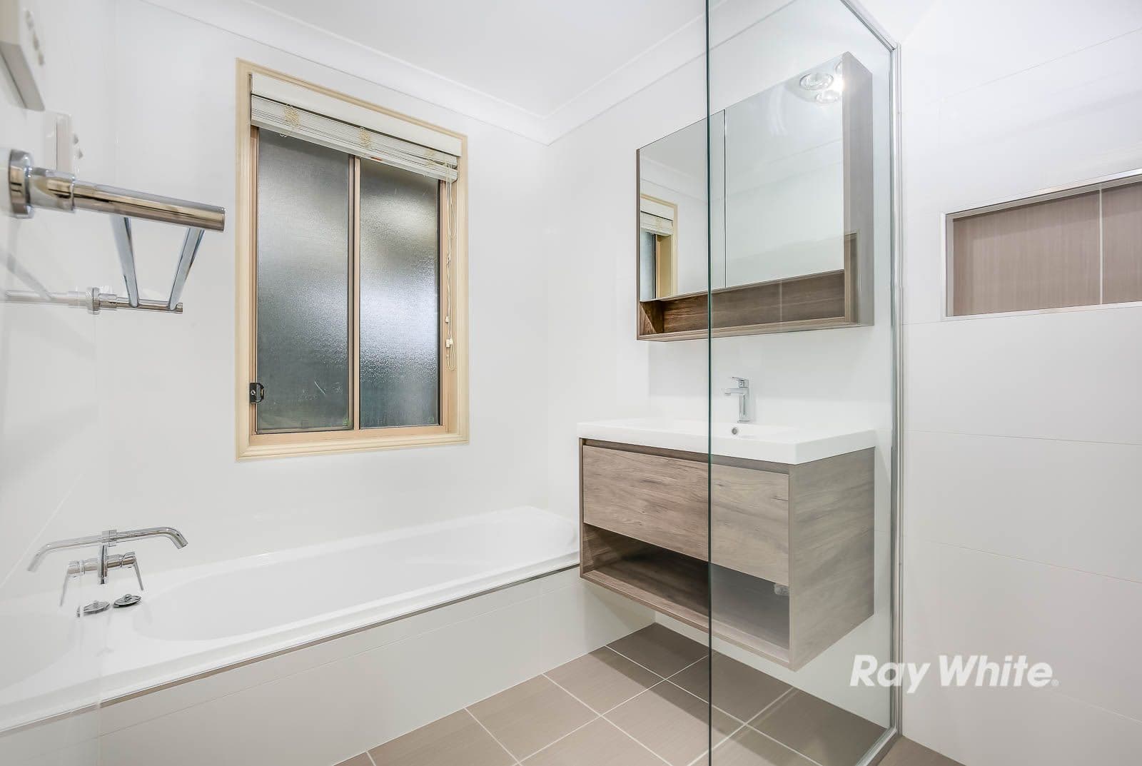 2 Maley Grove, Glenwood - Thumbnail 7