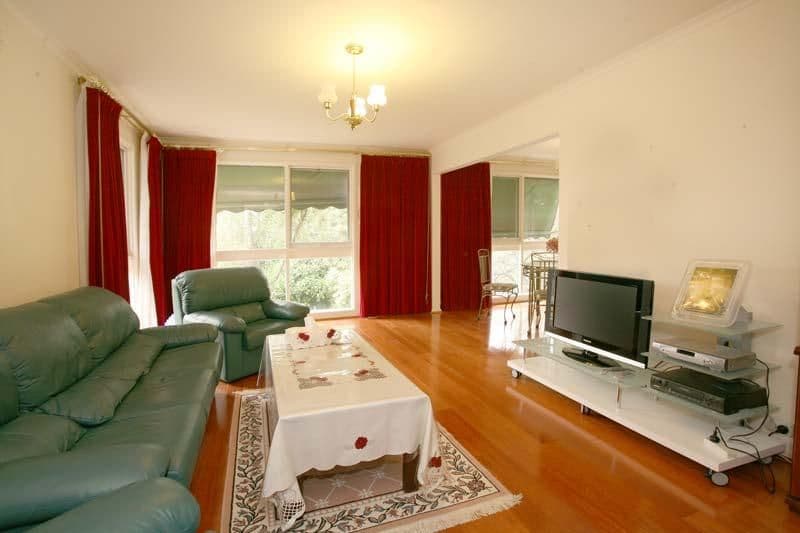 39 Bonview Crescent, BURWOOD EAST VIC 3151, Burwood East - Thumbnail 2