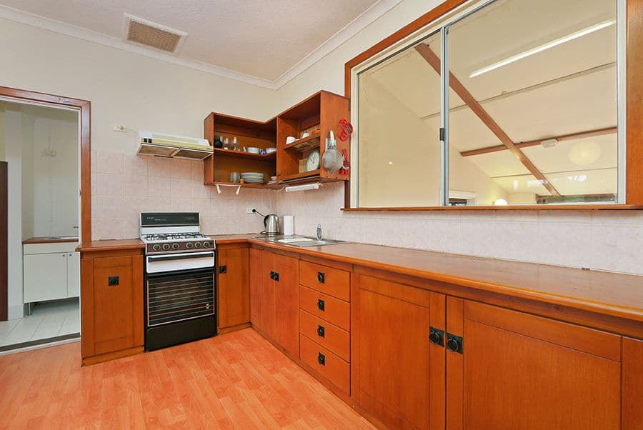 11 Batten Street, Coolbellup WA 6163, Coolbellup - Thumbnail 2