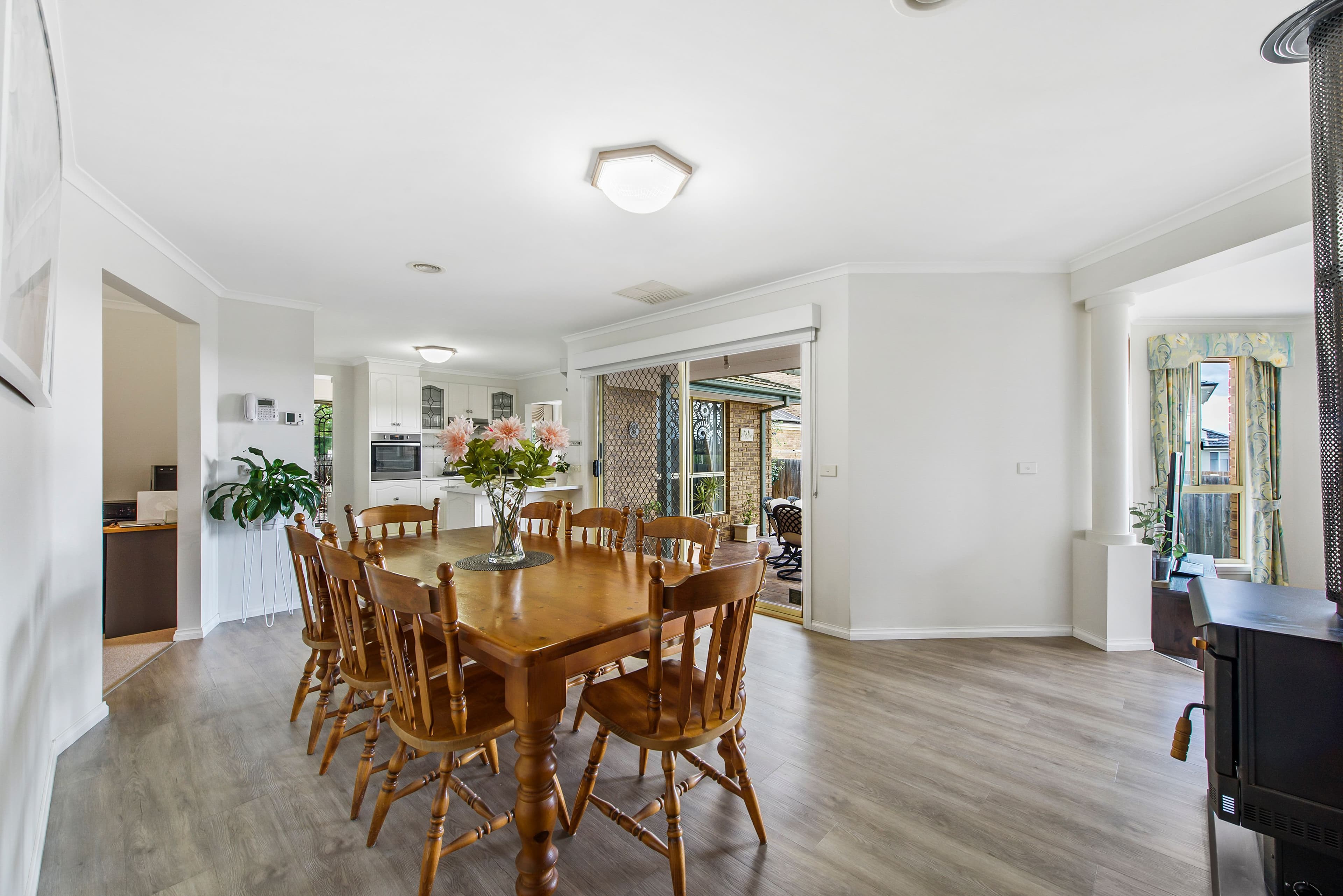 9 Wellington Drive, Hillside VIC 3037, Hillside - Thumbnail 3