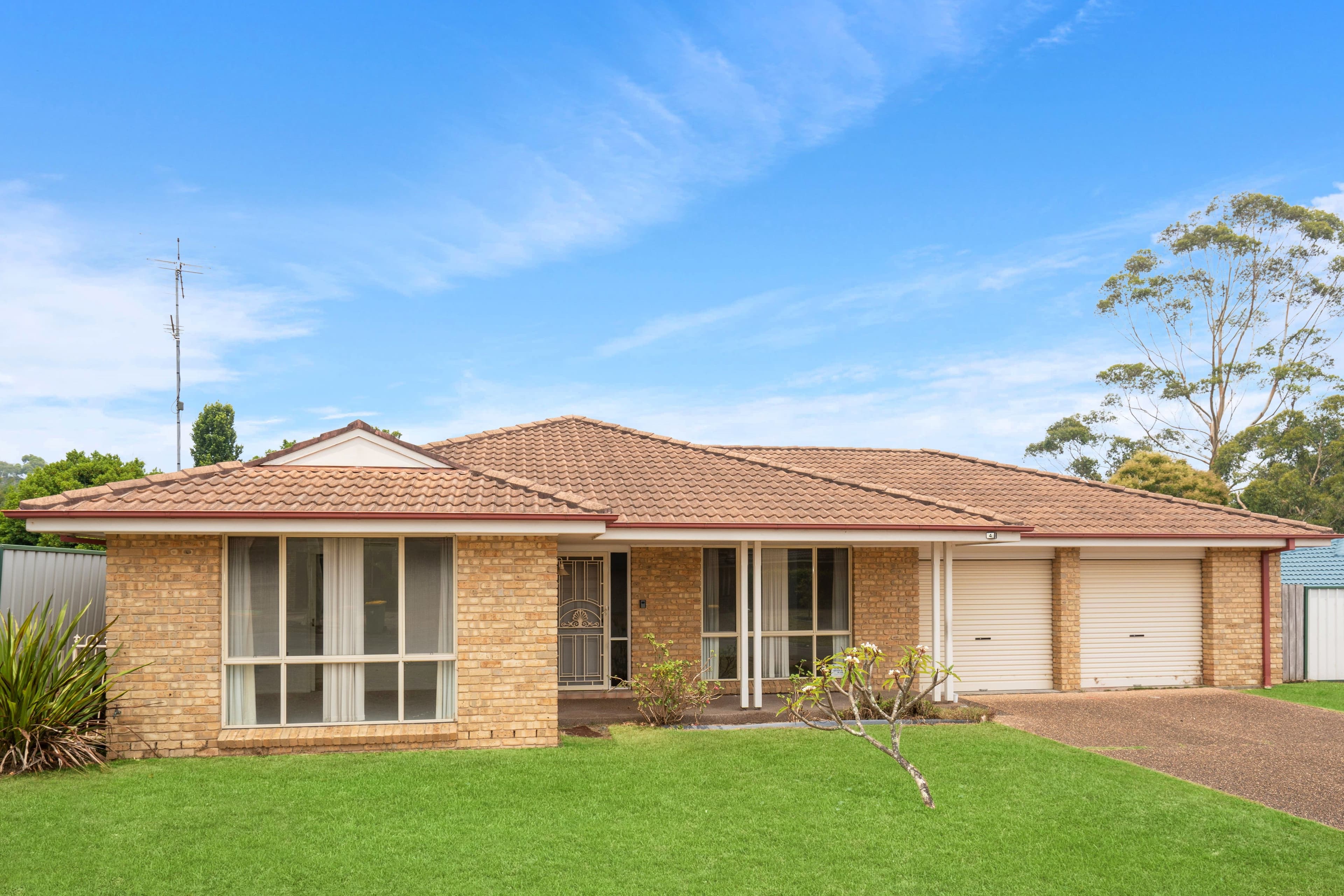 4 Olive Kari Close, Kariong - Image 1