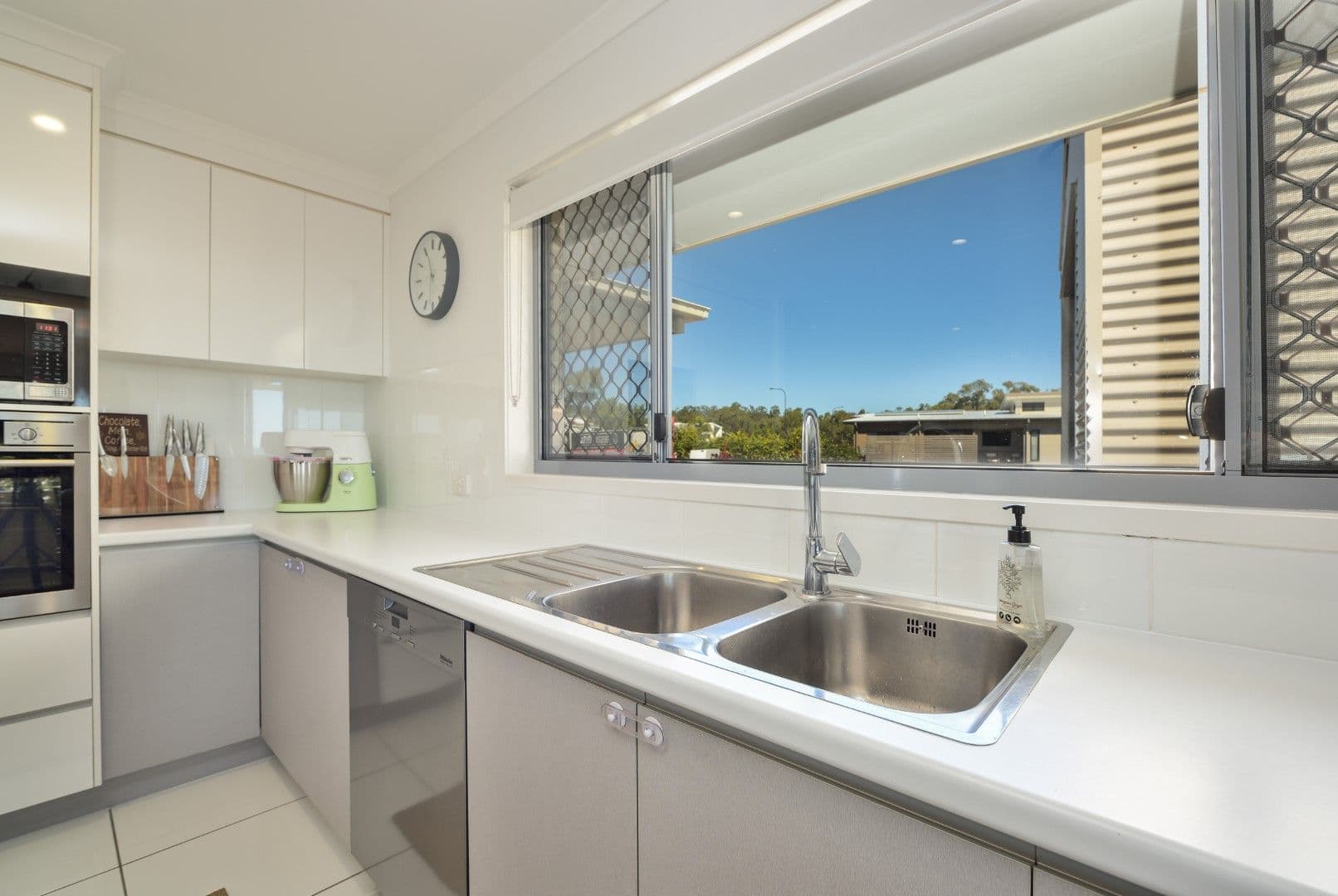 8 Eucalyptus Place, Kirkwood QLD 4680, Kirkwood - Thumbnail 4