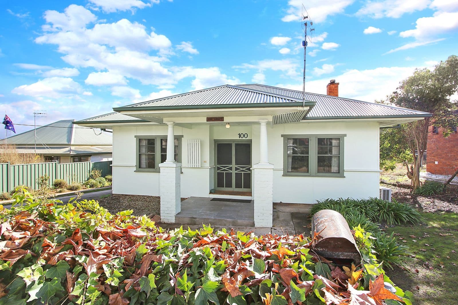 100 Hanson Street, Corryong VIC 3707, Corryong - Thumbnail 2