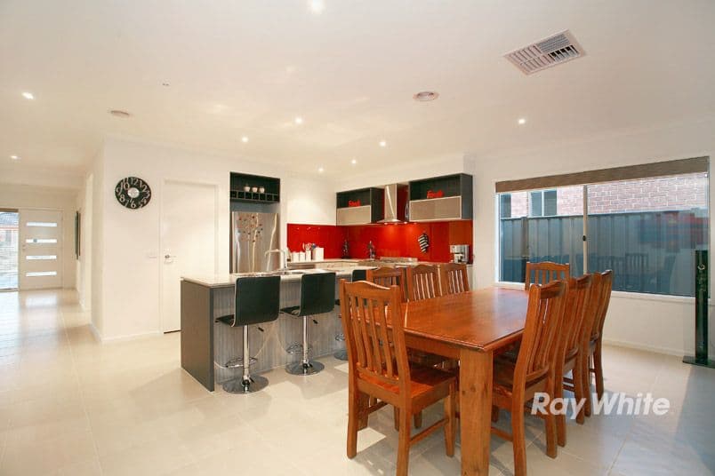 37 Hackney Circuit (runs off Heather Grove), CLYDE NORTH VIC 3978, Clyde North - Thumbnail 4