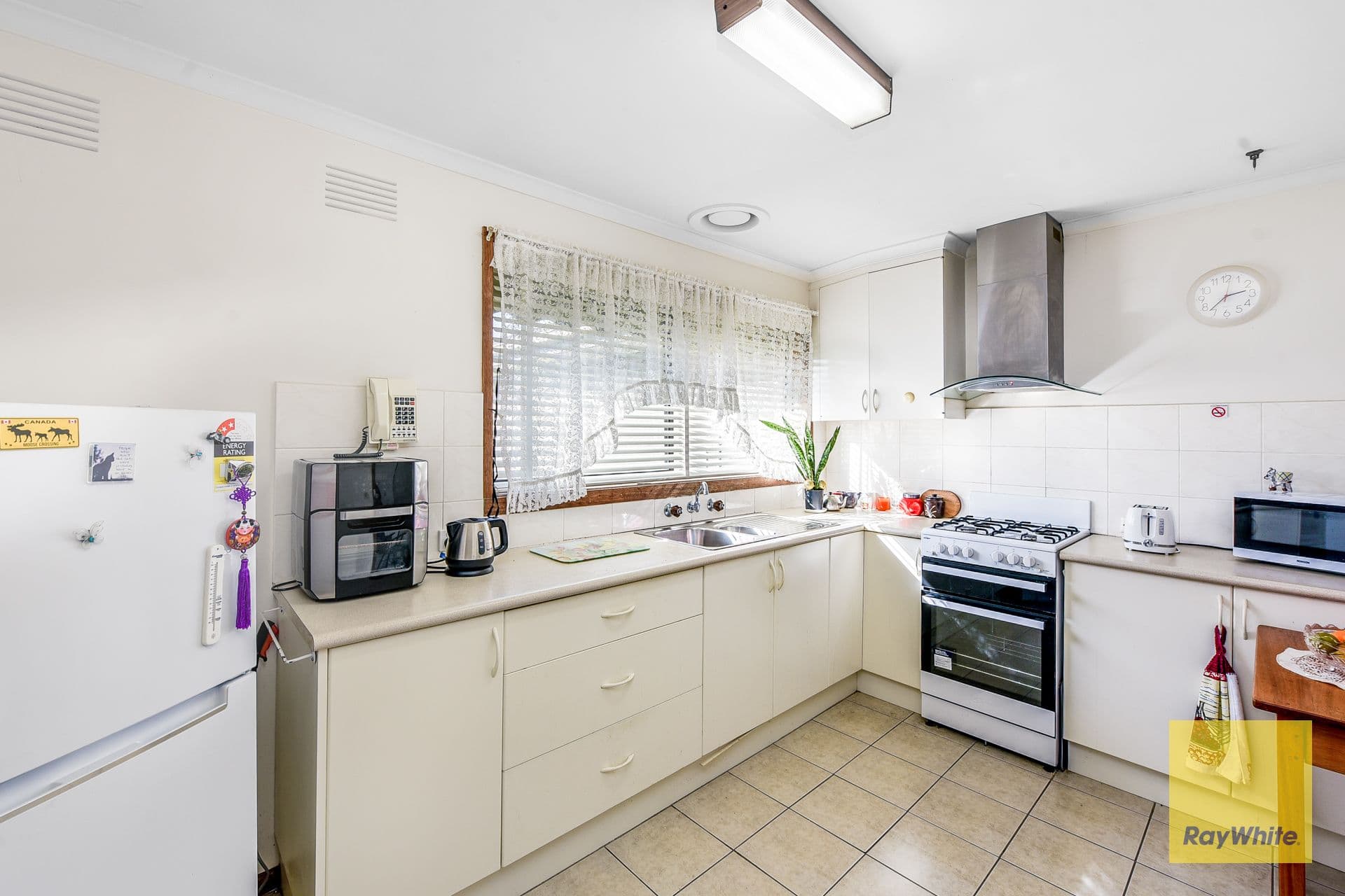 14 Codrington Street, Cranbourne VIC 3977, Cranbourne - Thumbnail 3