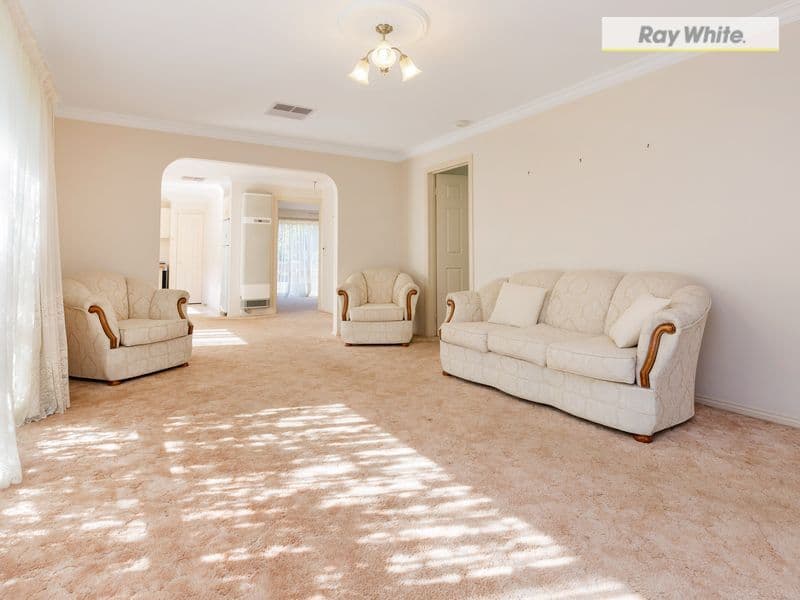 137 Fifth Avenue, ROSEBUD VIC 3939, Rosebud - Thumbnail 2