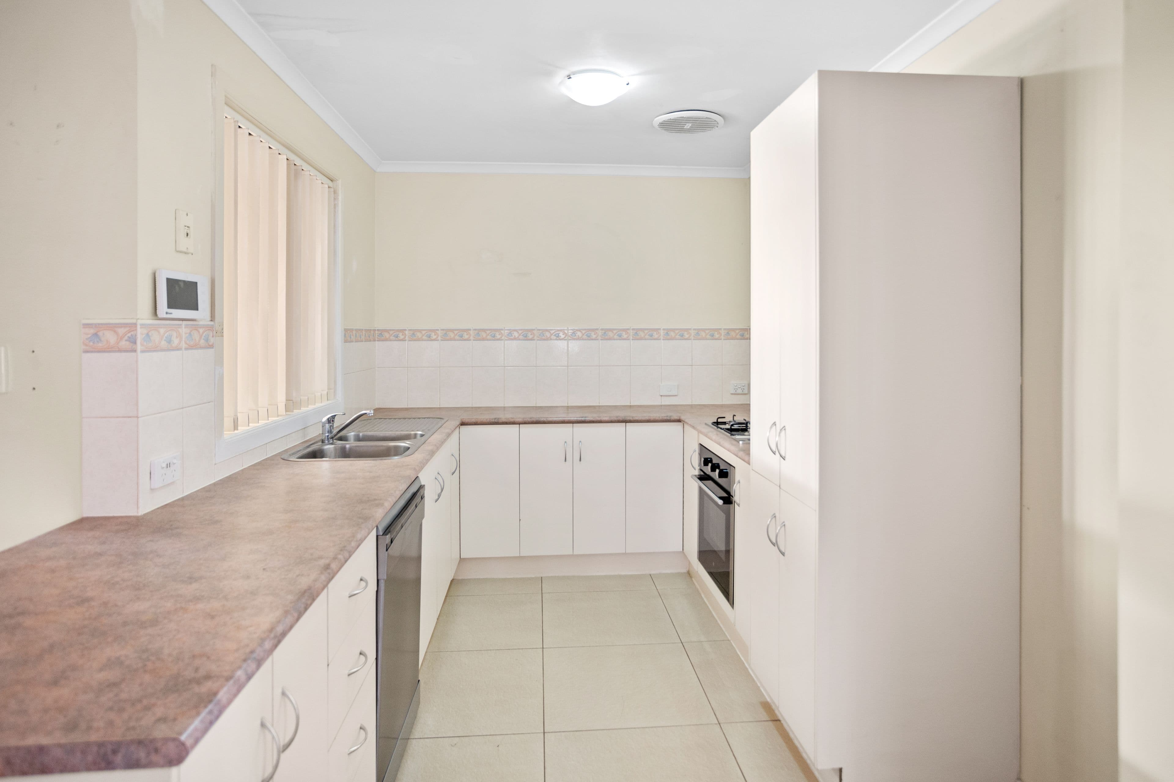 35 Wallace Drive, Craigmore SA 5114, Craigmore - Thumbnail 3