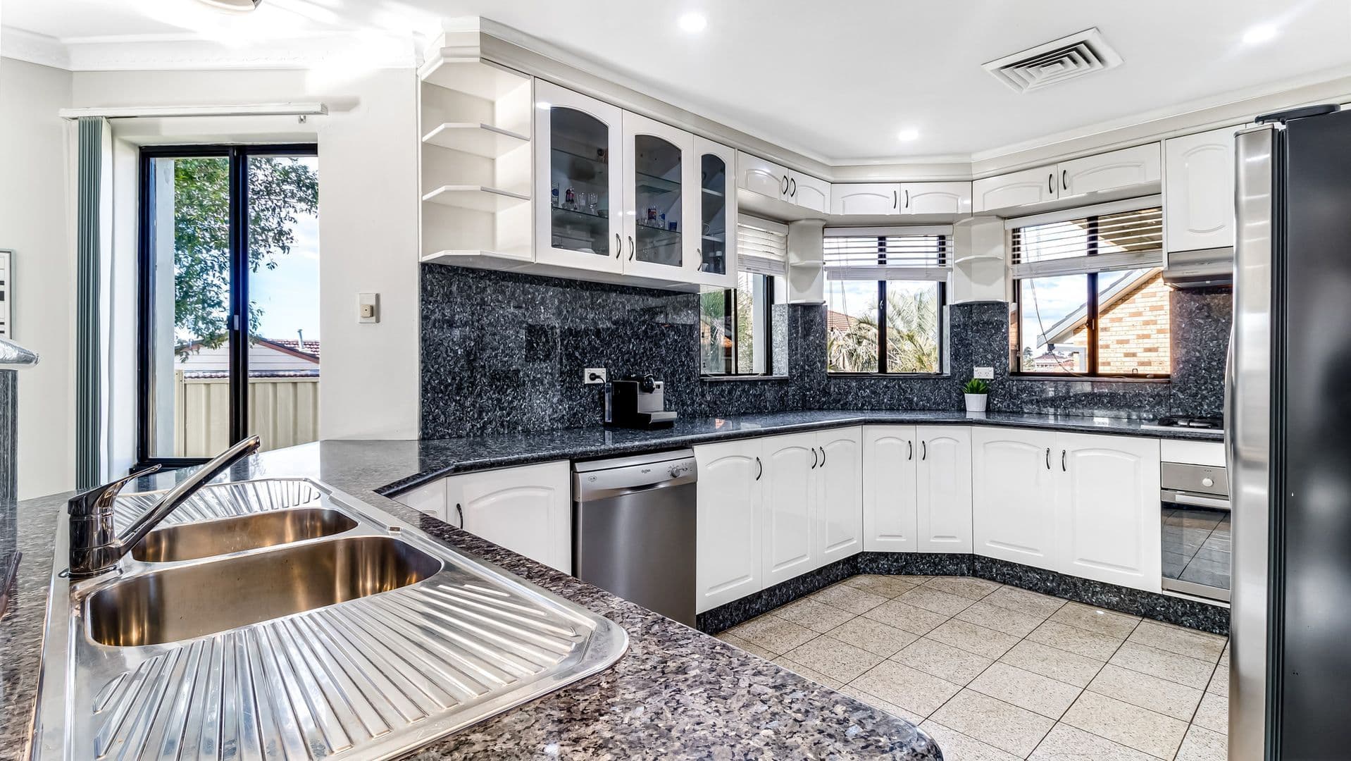 10 Nowland Place, Abbotsbury NSW 2176, Abbotsbury - Thumbnail 3
