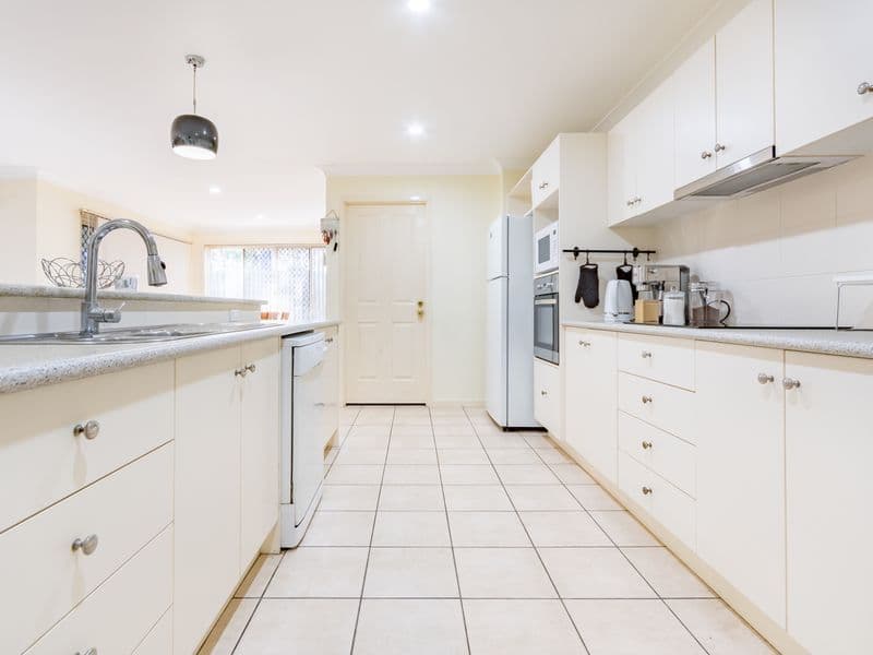 11 Sassafras Court, Warner QLD 4500, Warner - Thumbnail 2