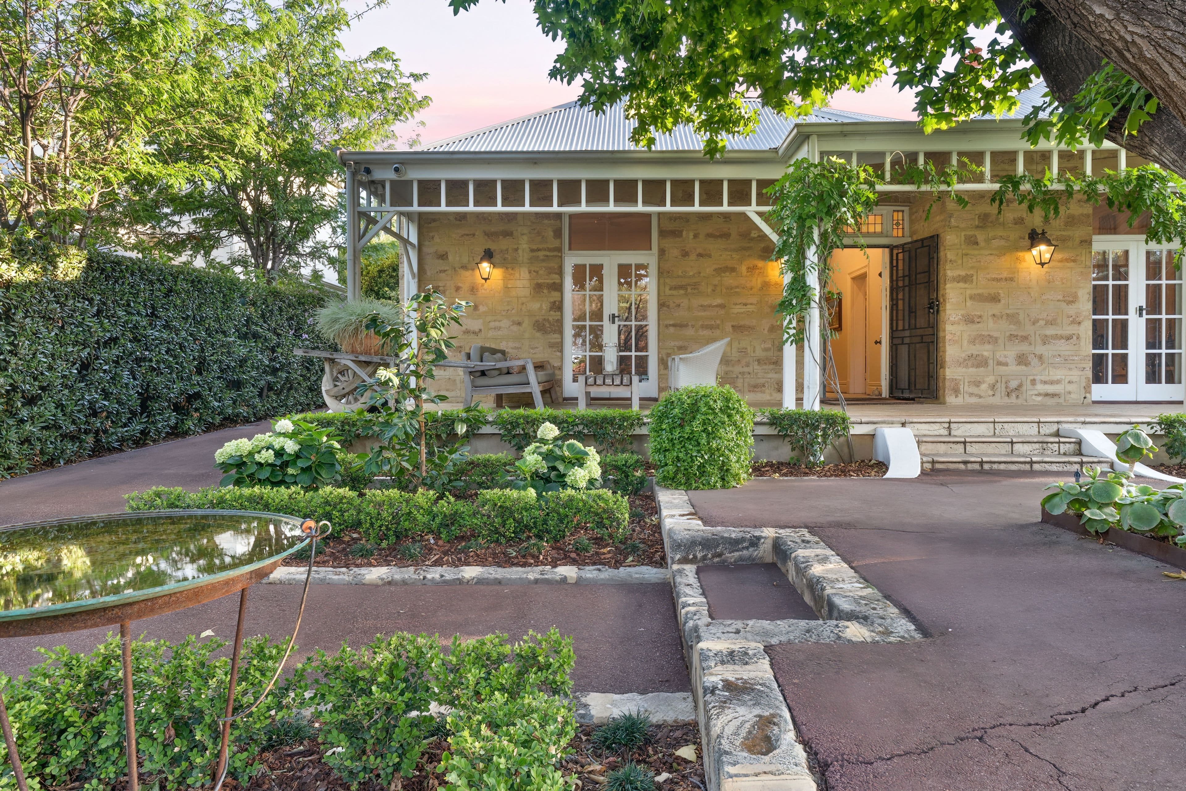 28 Irvine Street, Peppermint Grove WA 6011, Peppermint Grove - Thumbnail 2