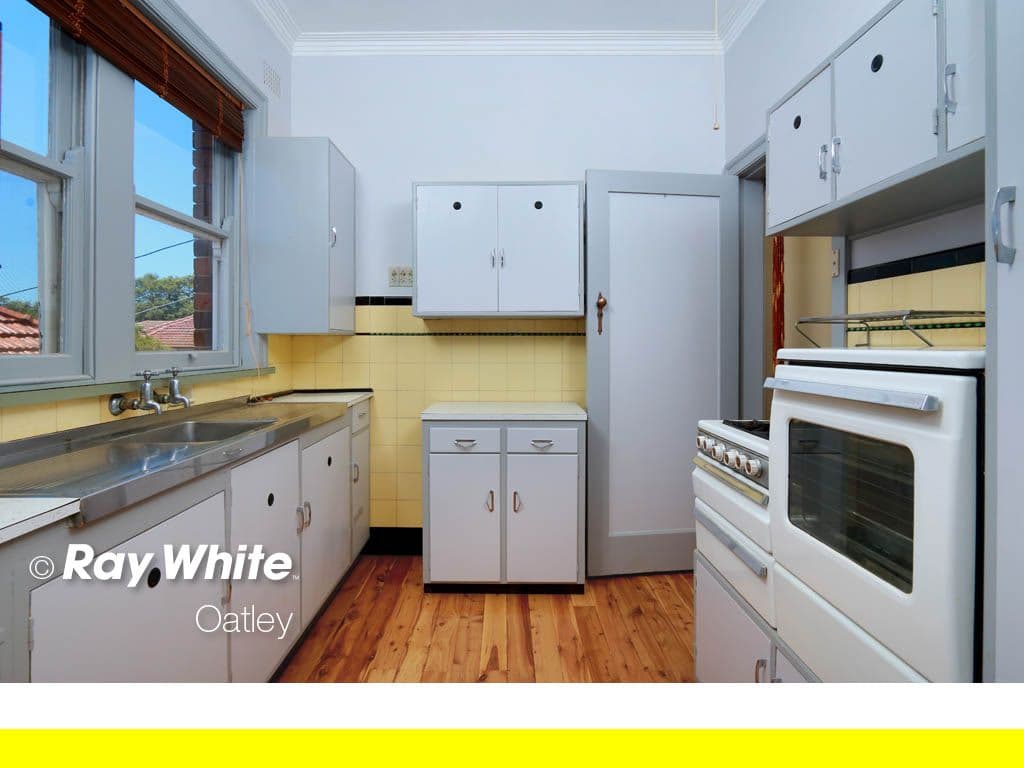 9 Braeside Avenue, PENSHURST NSW 2222, Penshurst - Thumbnail 3