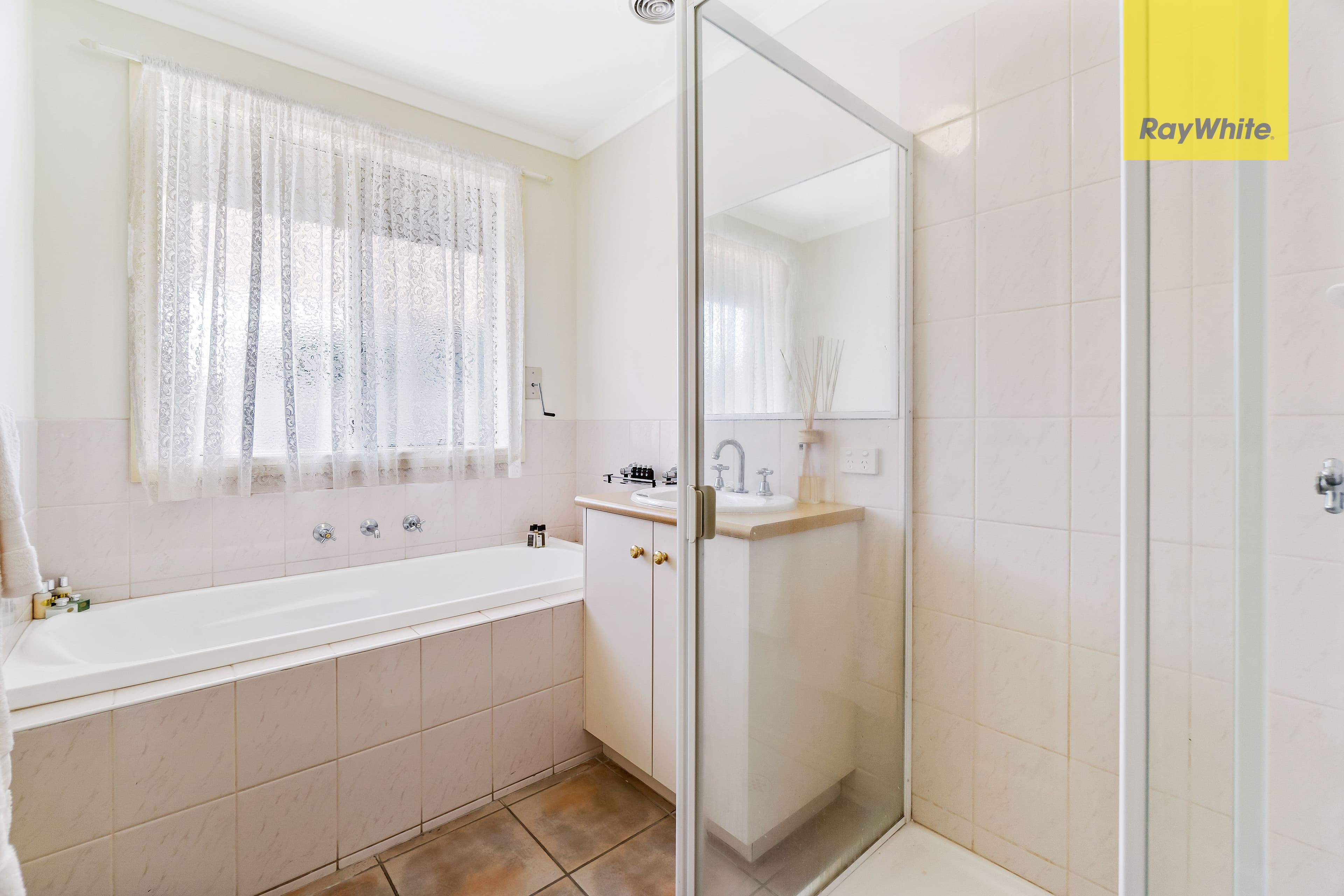 51 Glenelg Boulevard, Taylors Hill VIC 3037, Taylors Hill - Thumbnail 5