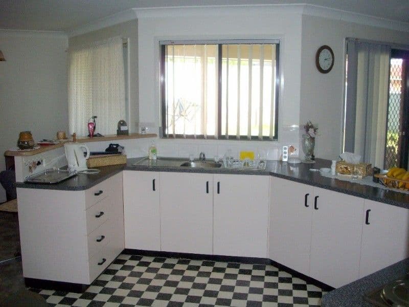 8 Stoneyhurst Court, GLENVALE QLD 4350, Glenvale - Thumbnail 2