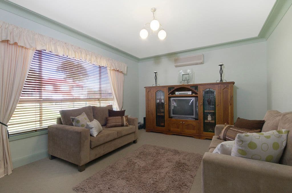 8 Larama Avenue, DAPTO NSW 2530, Dapto - Thumbnail 2
