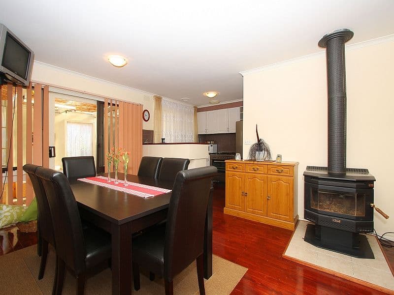55 Cuthbert Drive, MILL PARK VIC 3082, Mill Park - Thumbnail 3