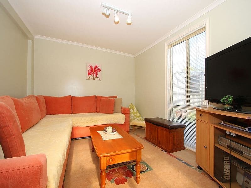 55 Cuthbert Drive, MILL PARK VIC 3082, Mill Park - Thumbnail 4