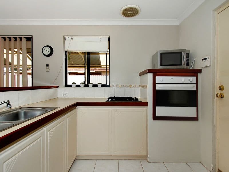 44 Sugarwood Drive, THORNLIE WA 6108, Thornlie - Thumbnail 5