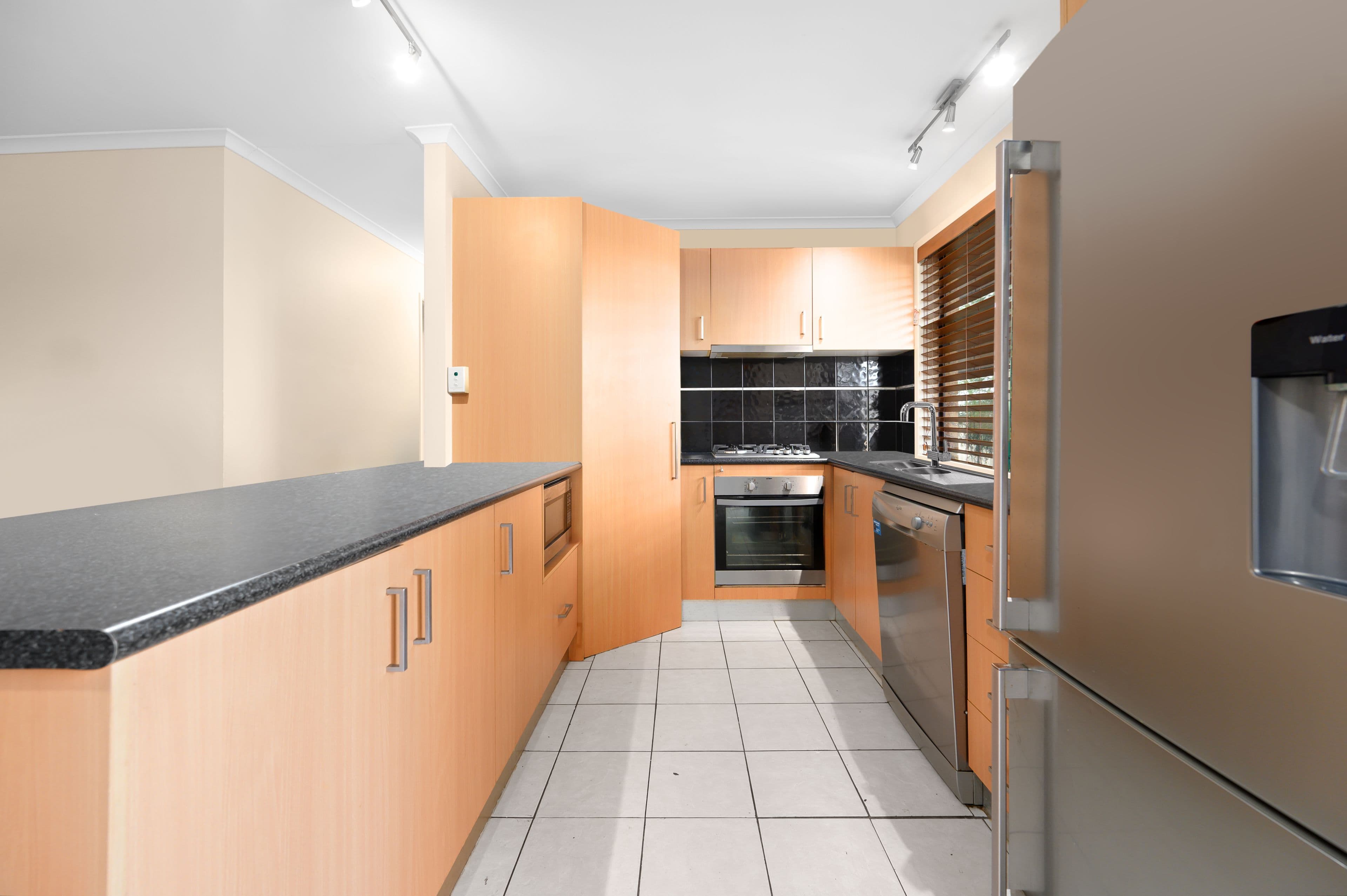 37 Alexander Drive, Highland Park QLD 4211, Highland Park - Thumbnail 2