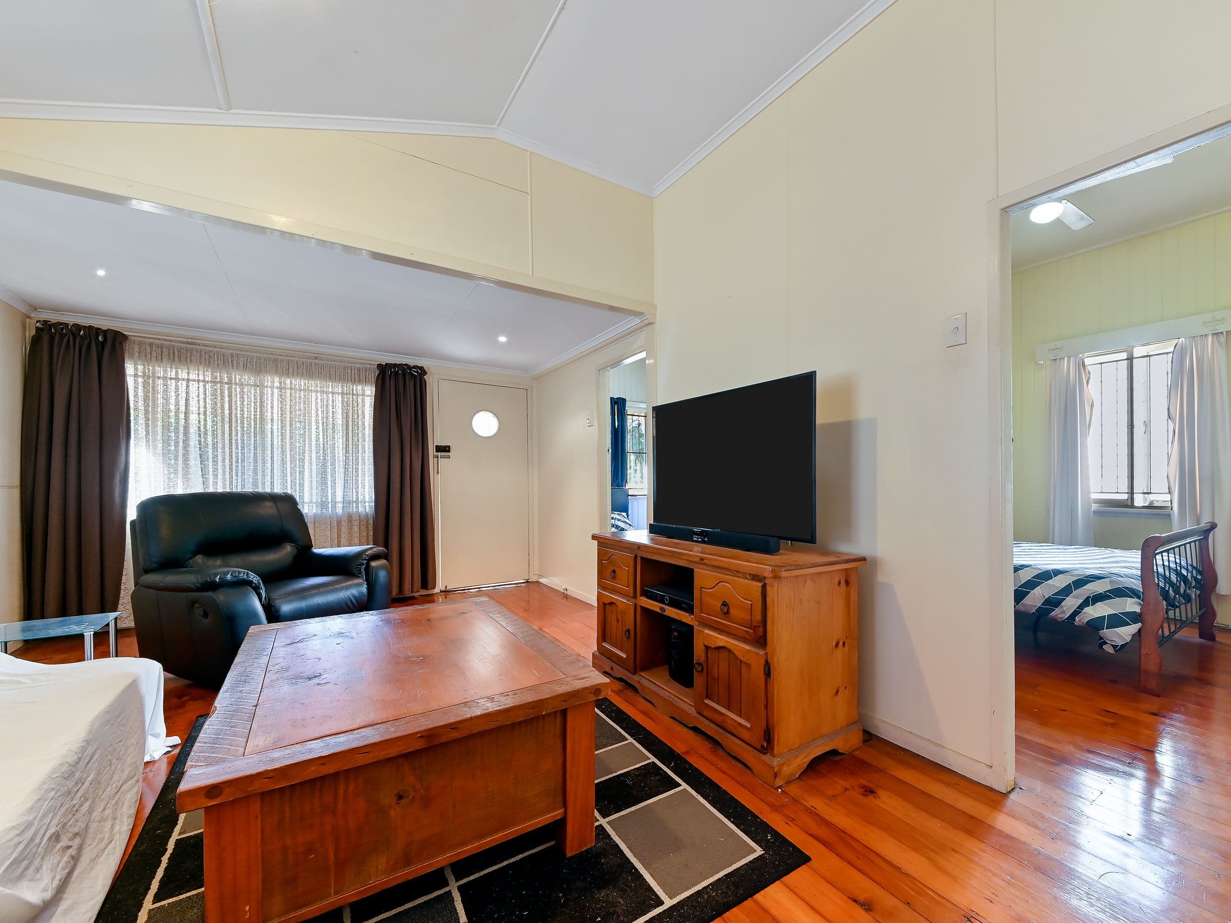25 Gordon Street, Hendra QLD 4011, Hendra - Thumbnail 2