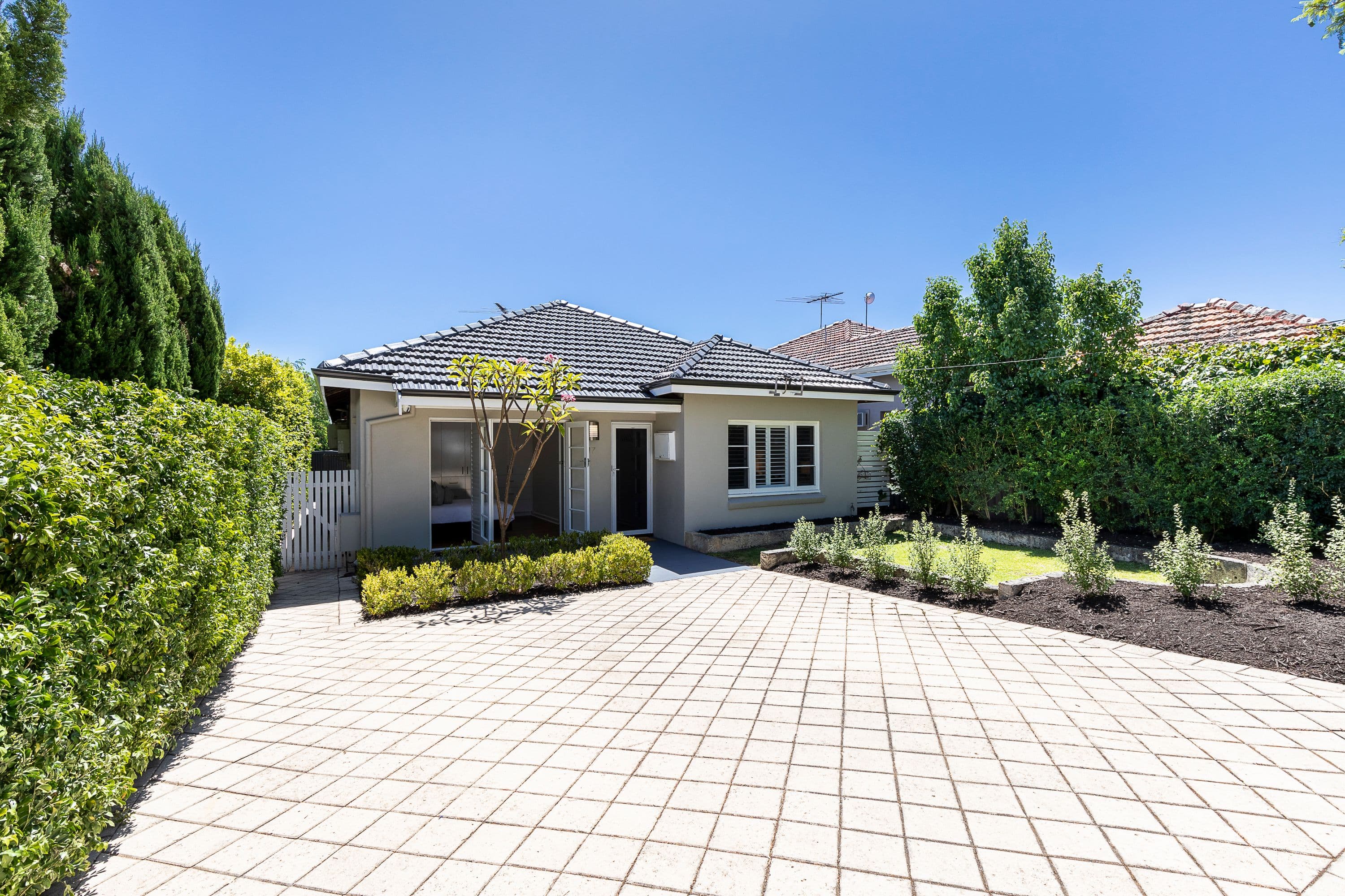 17 East Street, Mount Hawthorn WA 6016, Mount Hawthorn - Thumbnail 2