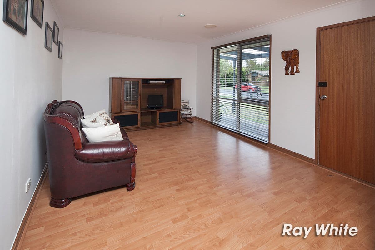3 Julie Court, Langwarrin VIC 3910, Langwarrin - Thumbnail 2