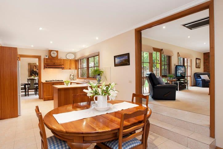 4 Maroney Court, DONCASTER EAST VIC 3109, Doncaster East - Thumbnail 3