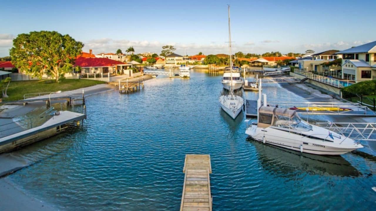 7 Namatjira Street, Paradise Point QLD 4216, Paradise Point - Thumbnail 2