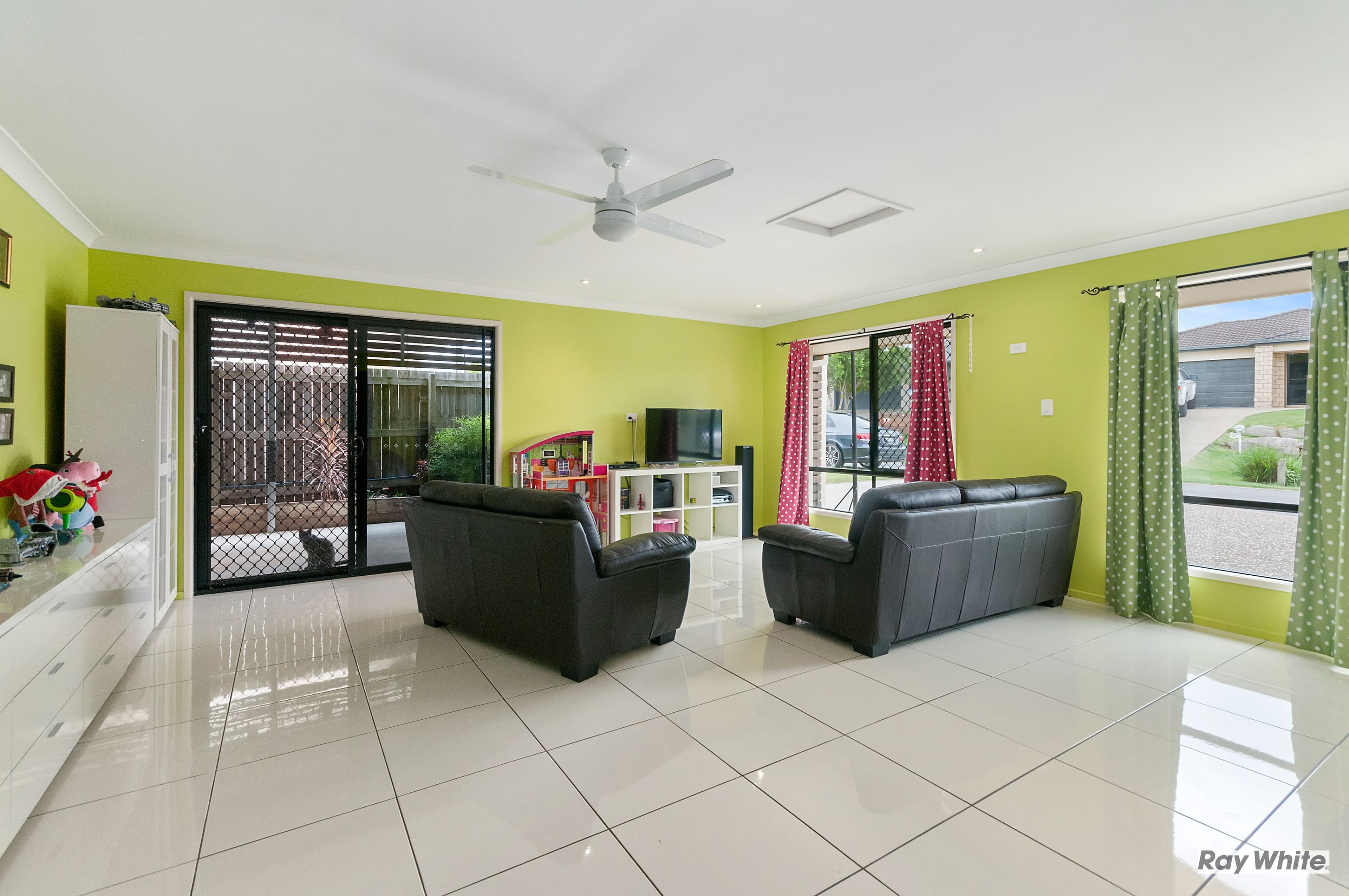 14 Copmanhurst Place, Sumner QLD 4074, Sumner - Thumbnail 2