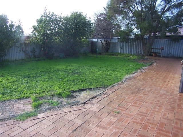 16 Ilex Way, FORRESTFIELD WA 6058, Forrestfield - Thumbnail 2