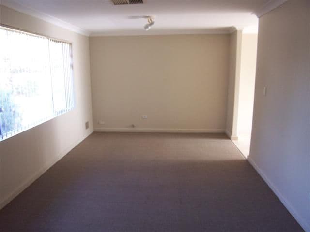 16 Ilex Way, FORRESTFIELD WA 6058, Forrestfield - Thumbnail 3